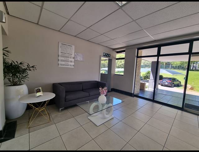 1,832M² OFFICE FOR SALE IN WOODMEAD